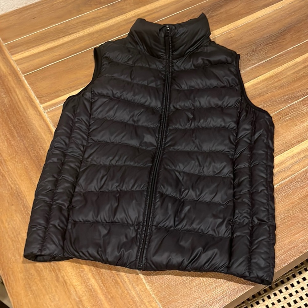 Uniqlo black vest